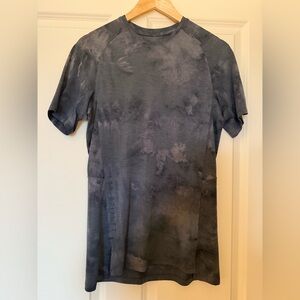 lululemon athletica Gray Tie-Dye Short Sleeve Tee